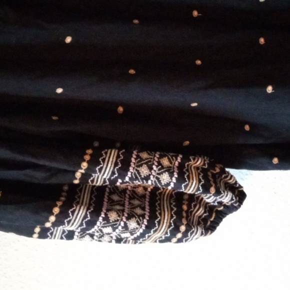 Pilcro Embroidered Top - Picture 4 of 6